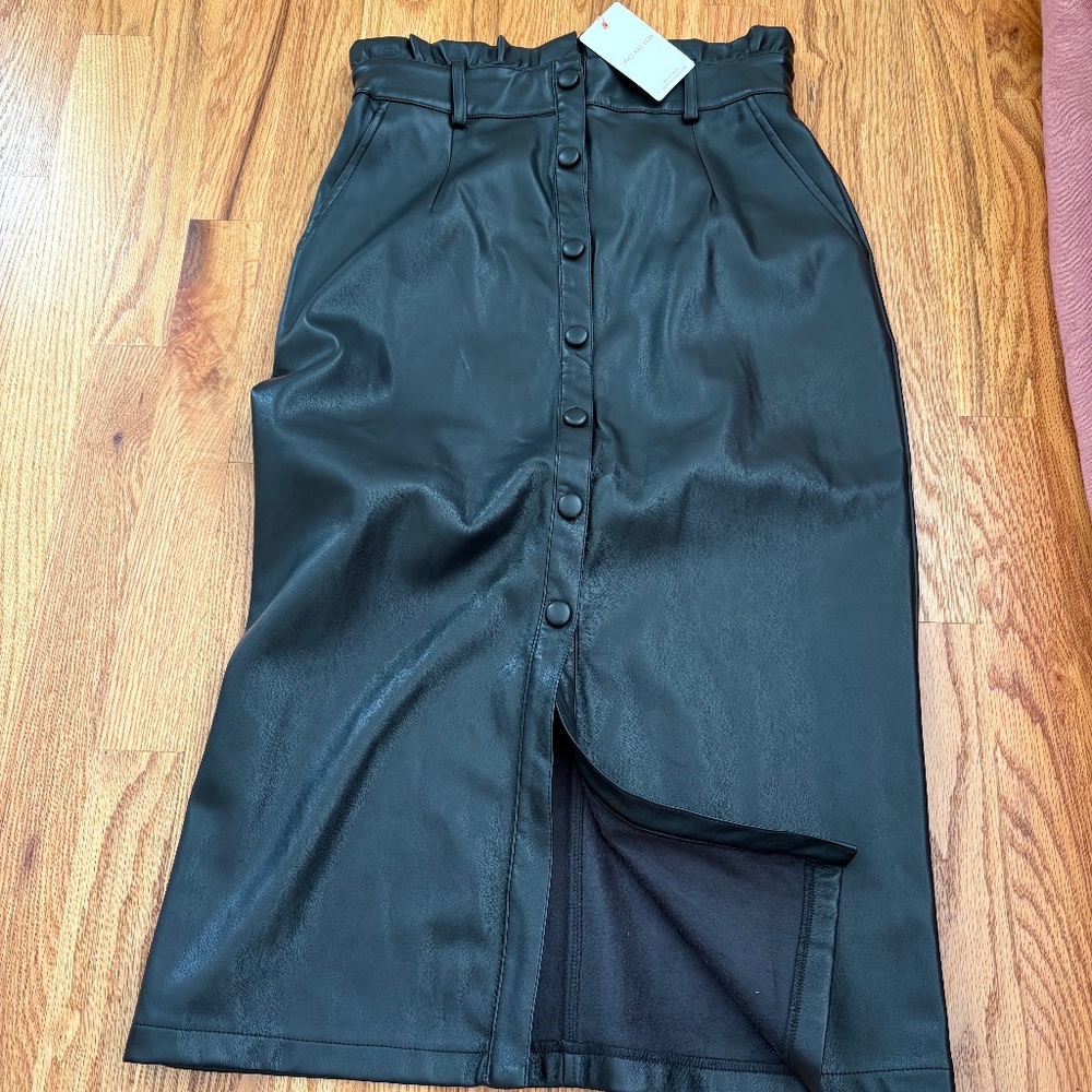 High waisted pleather skirt
